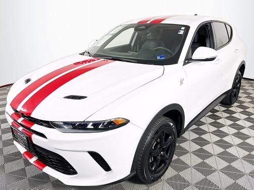 Q BALL 2024 Dodge Hornet GT