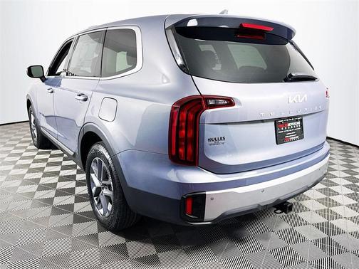2023 Kia Telluride LX