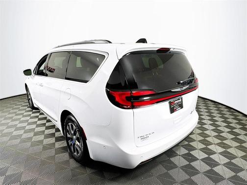 2024 Chrysler Pacifica Hybrid Pinnacle