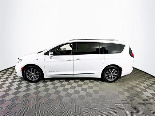 2024 Chrysler Pacifica Hybrid Pinnacle