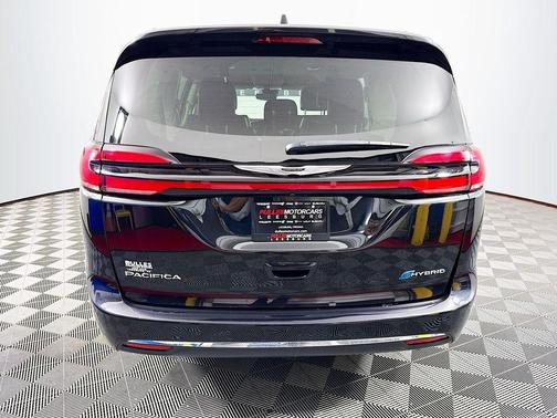2022 Chrysler Pacifica Hybrid Touring L