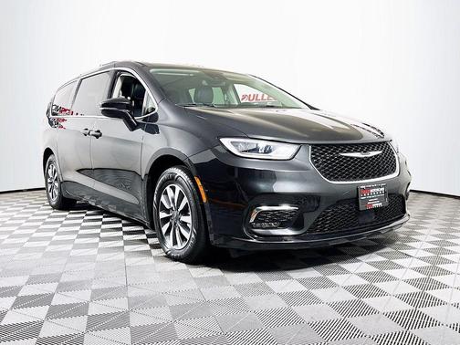 2022 Chrysler Pacifica Hybrid Touring L