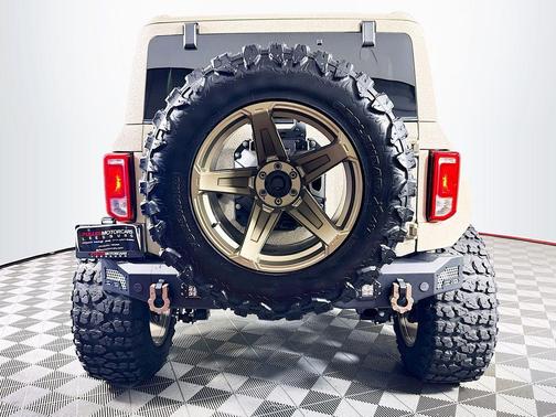 Iconic Silver Metallic 2024 Ford Bronco Big Bend