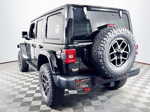 Black Clearcoat 2026 Jeep Wrangler Rubicon