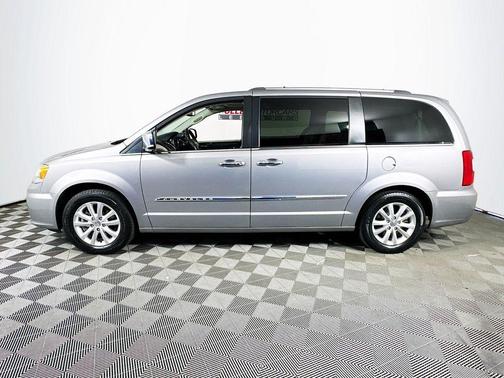 2015 Chrysler Town & Country Limited Platinum