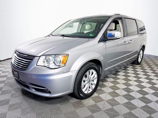 2015 Chrysler Town & Country Limited Platinum