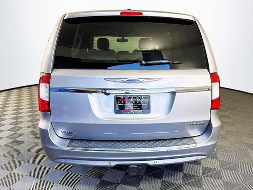 2015 Chrysler Town & Country Limited Platinum