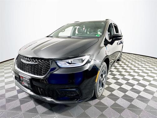 2025 Chrysler Pacifica Hybrid Select