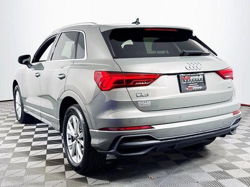 Chronos Gray Metallic 2025 Audi Q3 45 S line Premium