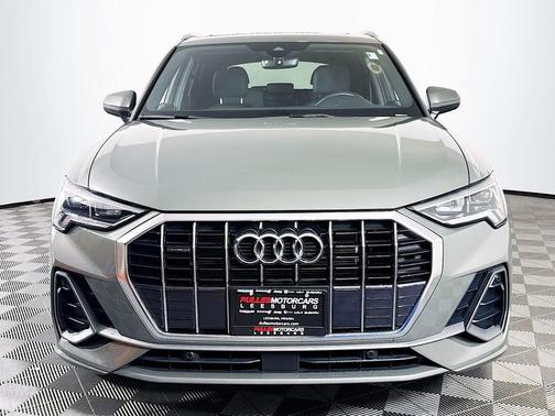 Chronos Gray Metallic 2025 Audi Q3 45 S line Premium