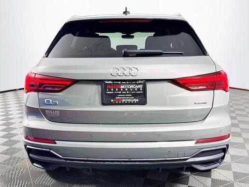 Chronos Gray Metallic 2025 Audi Q3 45 S line Premium