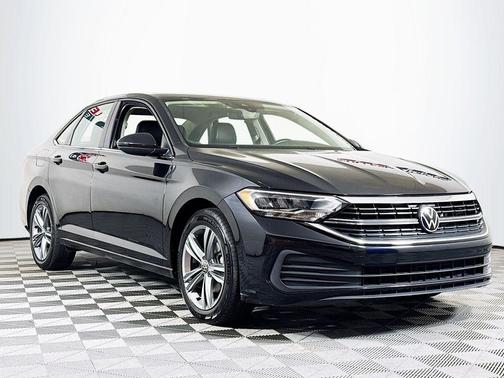 Deep Black Pearl Effect 2024 Volkswagen Jetta 1.5T SE