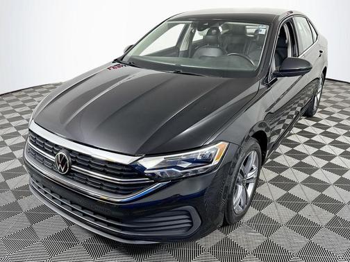 Deep Black Pearl Effect 2024 Volkswagen Jetta 1.5T SE