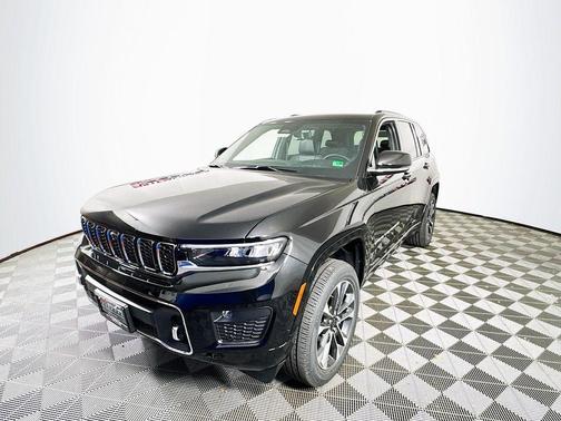 Diamond Black 2025 Jeep Grand Cherokee Overland