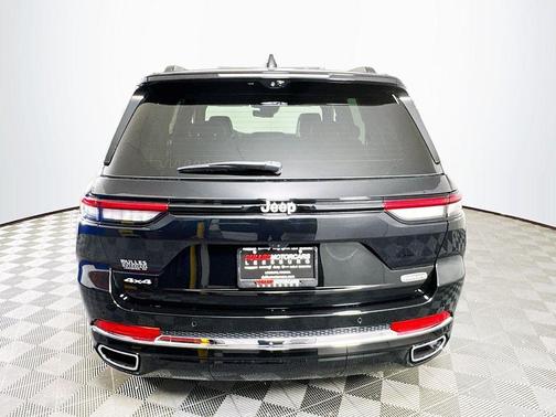 Diamond Black 2025 Jeep Grand Cherokee Overland