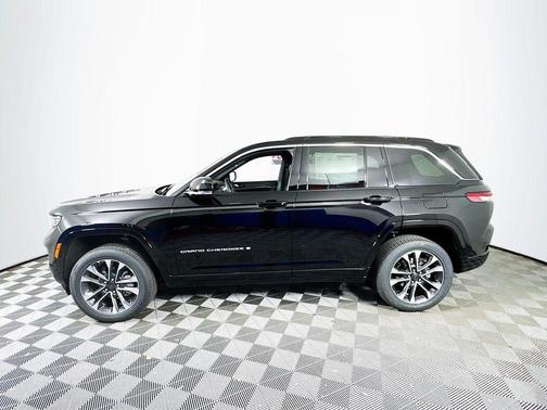 Diamond Black 2025 Jeep Grand Cherokee Overland