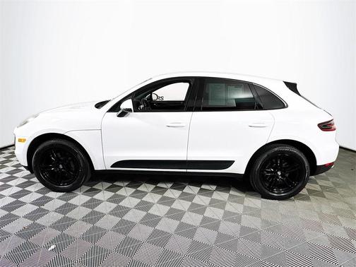 2017 Porsche Macan Base