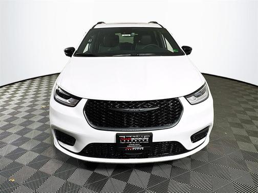2025 Chrysler Pacifica Hybrid Select