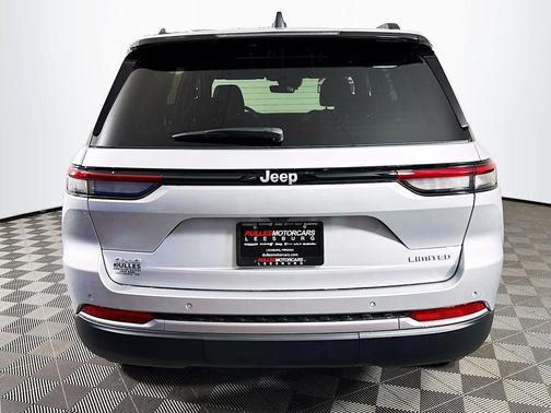 Silver Zynith 2026 Jeep Grand Cherokee Limited