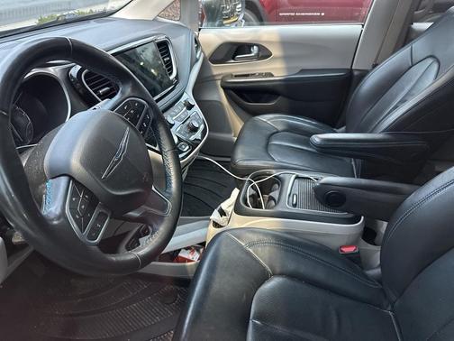 2021 Chrysler Pacifica Touring-L