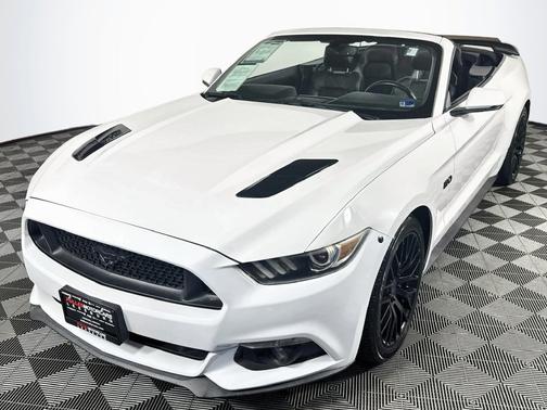 Oxford White 2015 Ford Mustang GT