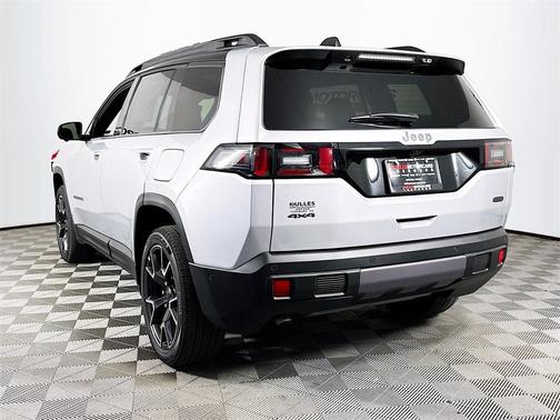 2026 Jeep Cherokee Overland