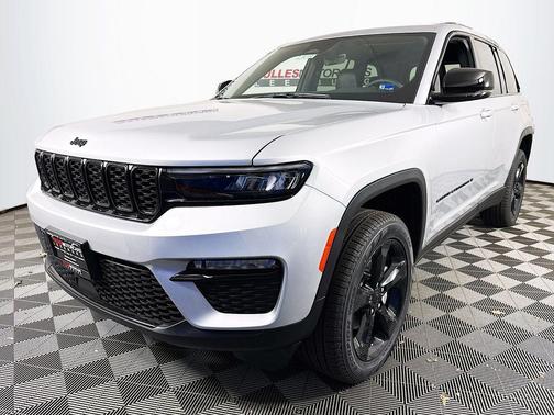 Silver Zynith 2025 Jeep Grand Cherokee Limited
