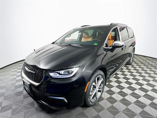 2025 Chrysler Pacifica Pinnacle