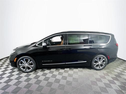 2025 Chrysler Pacifica Pinnacle