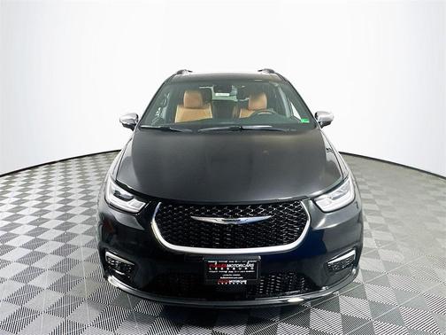 2025 Chrysler Pacifica Pinnacle
