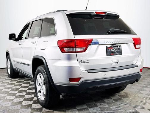 Bright Silver Clearcoat Metallic 2013 Jeep Grand Cherokee Laredo