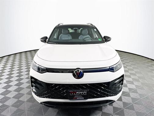 2025 Volkswagen Tiguan 2.0T SE R-Line Black