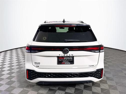 2025 Volkswagen Tiguan 2.0T SE R-Line Black