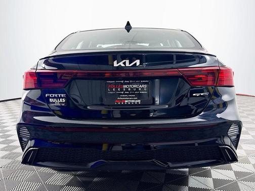 Aurora Black Pearl 2023 Kia Forte GT-Line