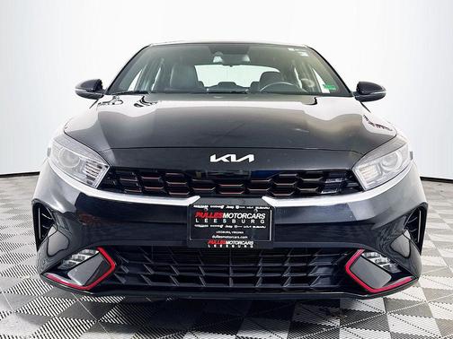 Aurora Black Pearl 2023 Kia Forte GT-Line