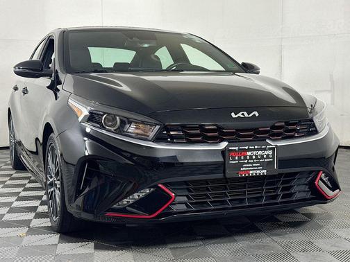 Aurora Black Pearl 2023 Kia Forte GT-Line