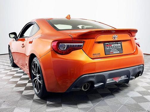Hot Lava 2017 Toyota 86 Base