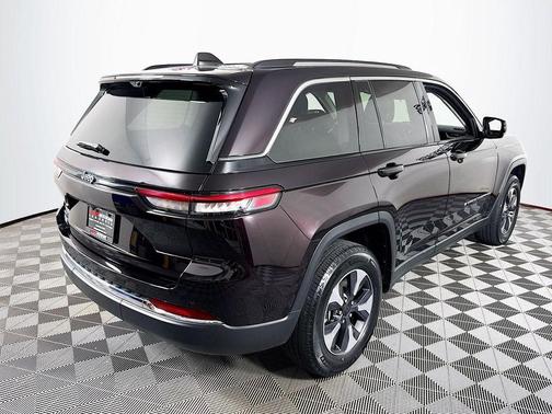 Amber 2022 Jeep Grand Cherokee 4xe Base