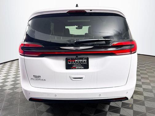 2026 Chrysler Pacifica Pinnacle