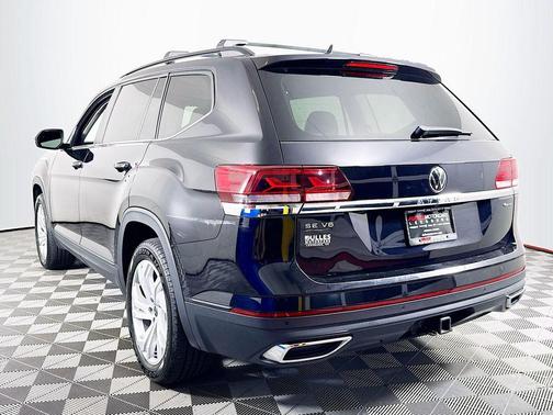 Deep Black Pearl Effect 2023 Volkswagen Atlas 3.6L SE w/Technology