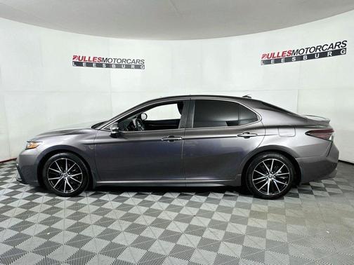 Predawn Gray Mica 2022 Toyota Camry SE