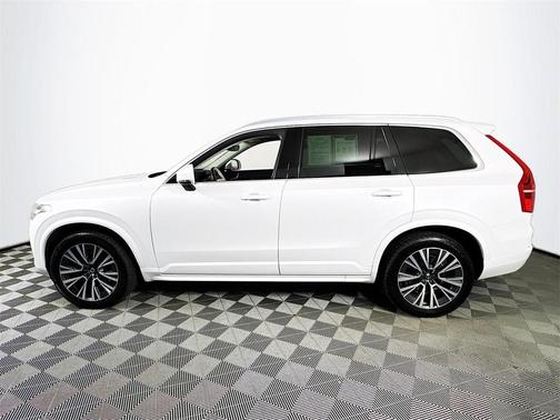 2020 Volvo XC90 T6 Momentum 7 Passenger