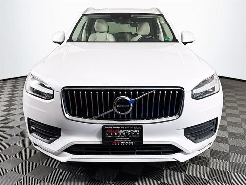 2020 Volvo XC90 T6 Momentum 7 Passenger