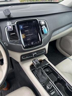 2020 Volvo XC90 T6 Momentum 7 Passenger