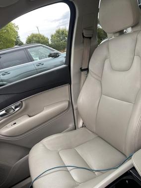 2020 Volvo XC90 T6 Momentum 7 Passenger