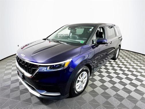 2024 Kia Carnival LX