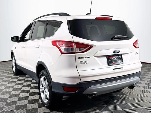 White Platinum Tri-Coat Metallic 2016 Ford Escape SE