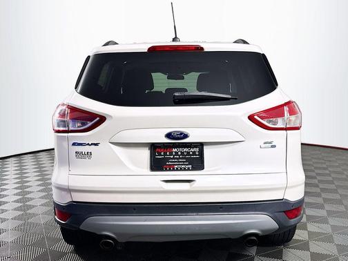White Platinum Tri-Coat Metallic 2016 Ford Escape SE
