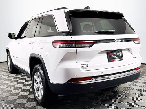 Bright White Clearcoat 2023 Jeep Grand Cherokee Limited