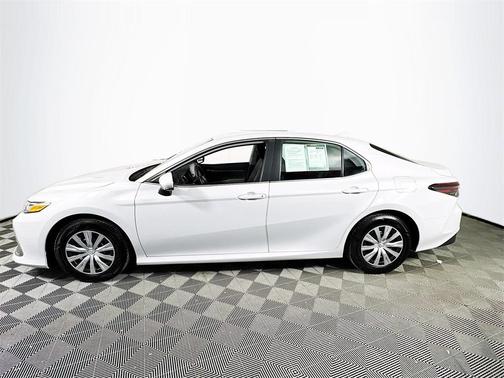 2023 Toyota Camry Hybrid LE